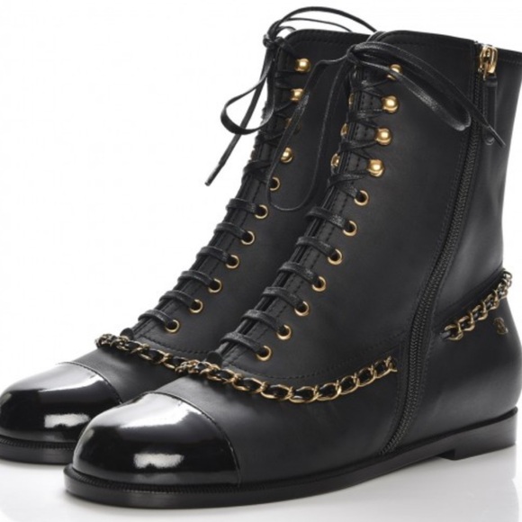Chanel Interlocking CC Logo & Chain-Link Accent ankle boots - Picture 1 of 8